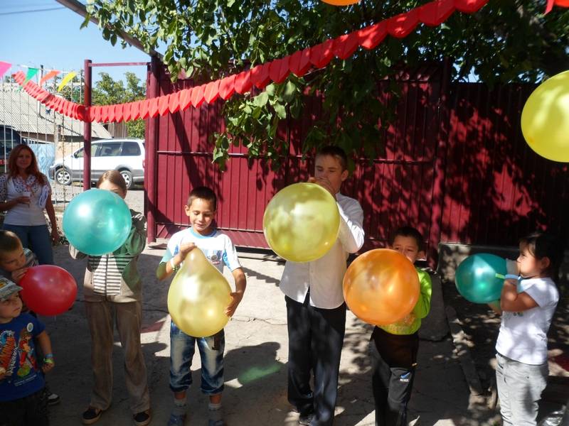 Für die Kinder sind Spiele vorbereitet